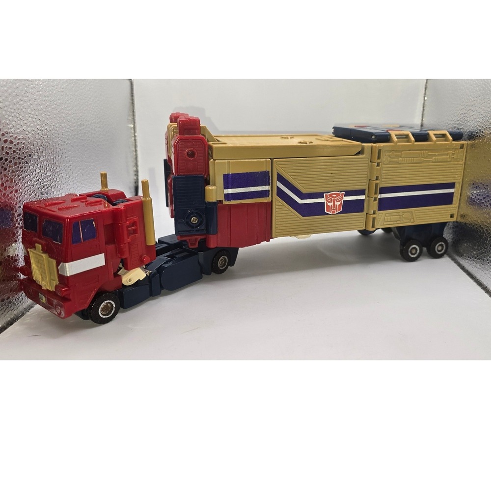 Vintage Transformers G1 Powermaster Optimus Prime 1988 Autobot Action Figure